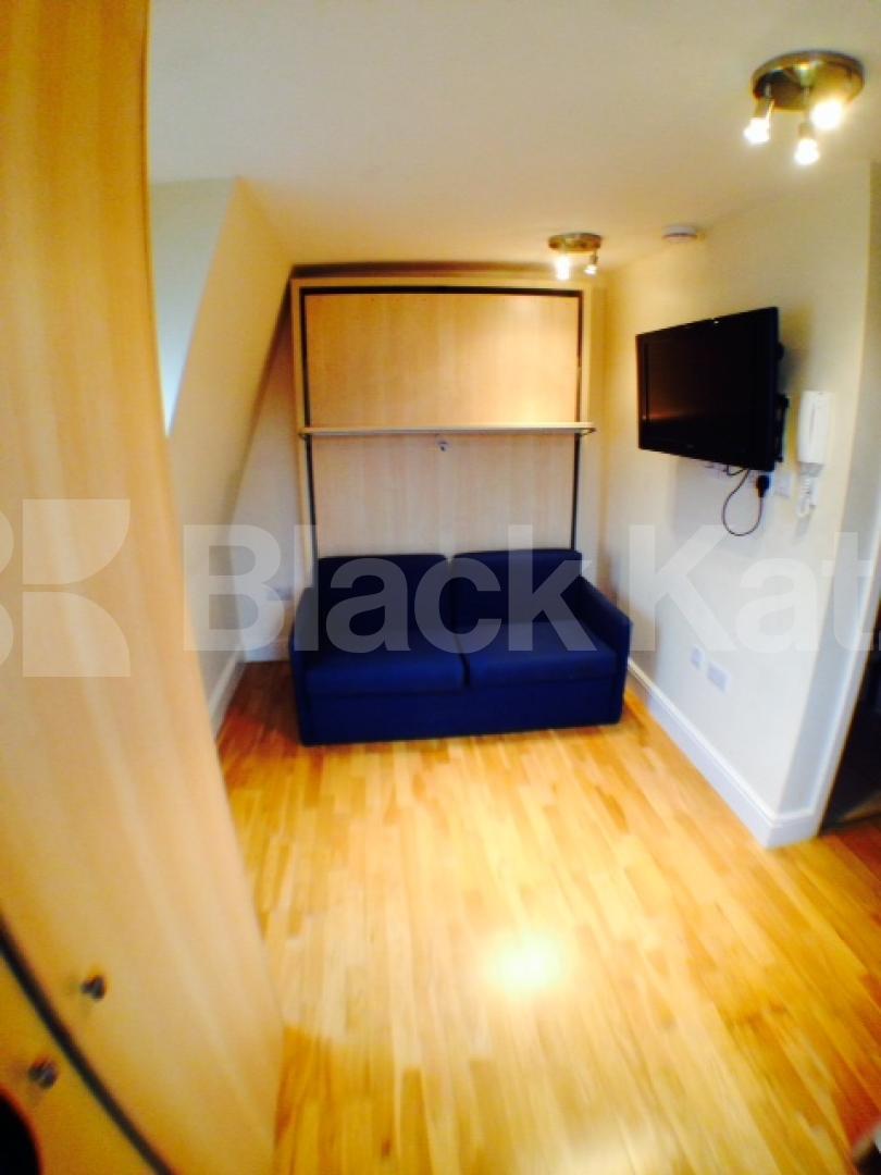 			New Instruction, Studio Apartment, 1 bath, 1 reception Studio			 Greville Street , Hatton Garden/ Farringdon/Holborn